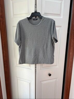 Cuts grey tee